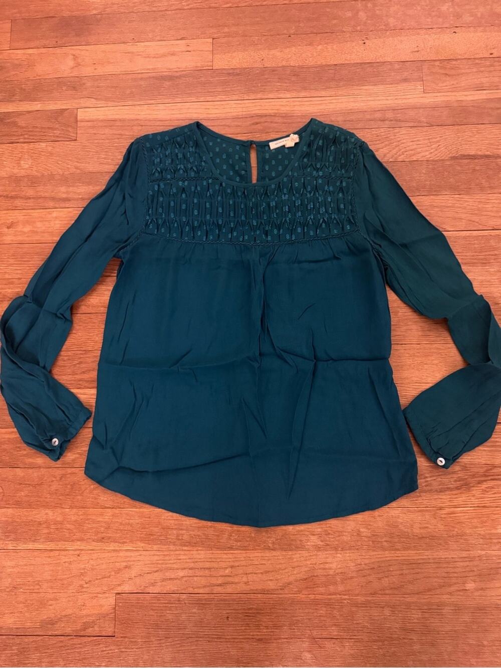 Meadow Rue Women's Teal Smocked Keyhole Top - Size S
 b25